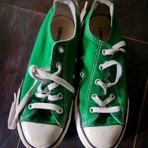 🌼FREE WITH ANY PURCHASE🌼Green Converse JUST BUNDLE!